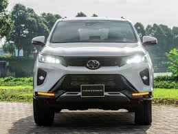 Toyota Fortuner Front